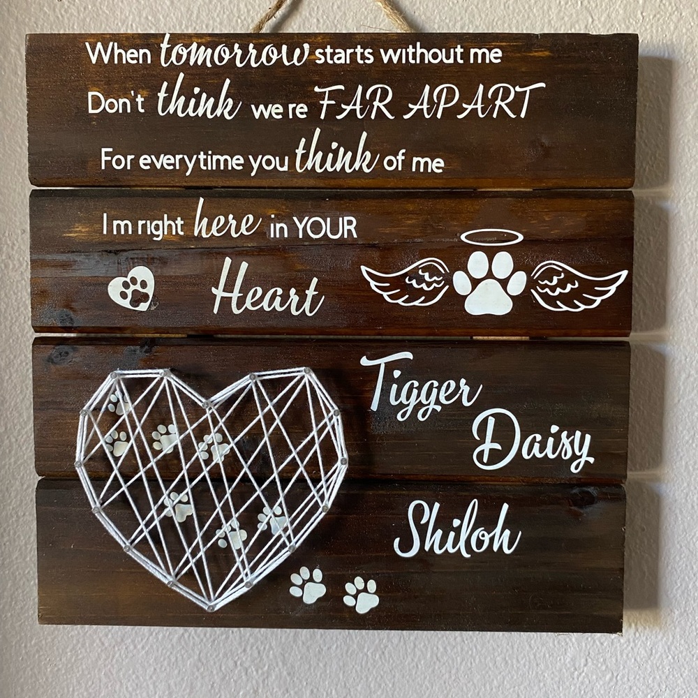 Personalized 10x10 pet memorial plaque.